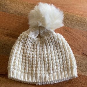 Kyi Kyi Canada Knit Pom Pom Beanie Ivory NWT